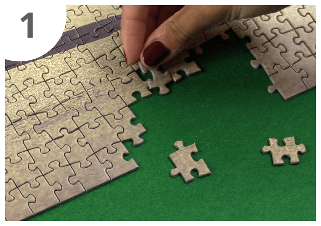 Monta o puzzle sobre o feltro antiderrapante até onde quiseres